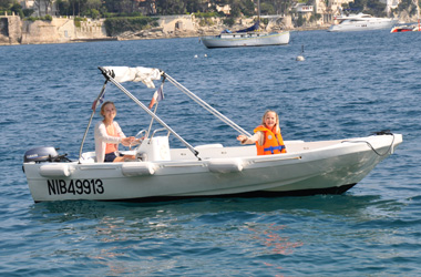 Location bateau sans permis, louez votre bateau au départ de Villefranche-sur-mer, Nice